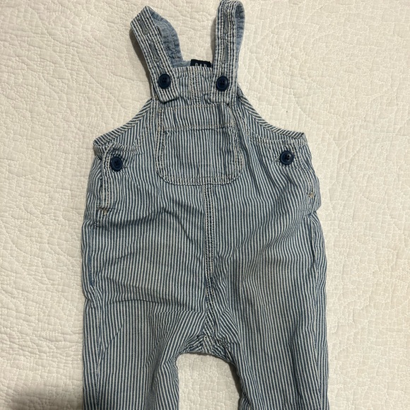 🌟BOGO🌟 Buy 1, Get 1 1/2 off!!  Gap striped overalls - Picture 1 of 4